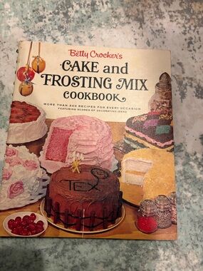 Vtg Betty Crocker’s Cake and Frosting Mix Cookbook First Edition 1st Print 1966